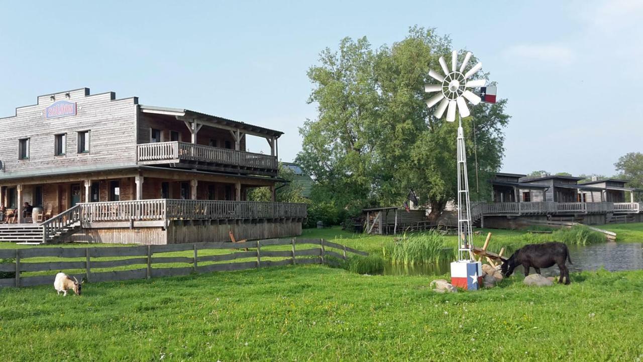 Horse Lake Ranch Villa Neuendorf  Exterior photo