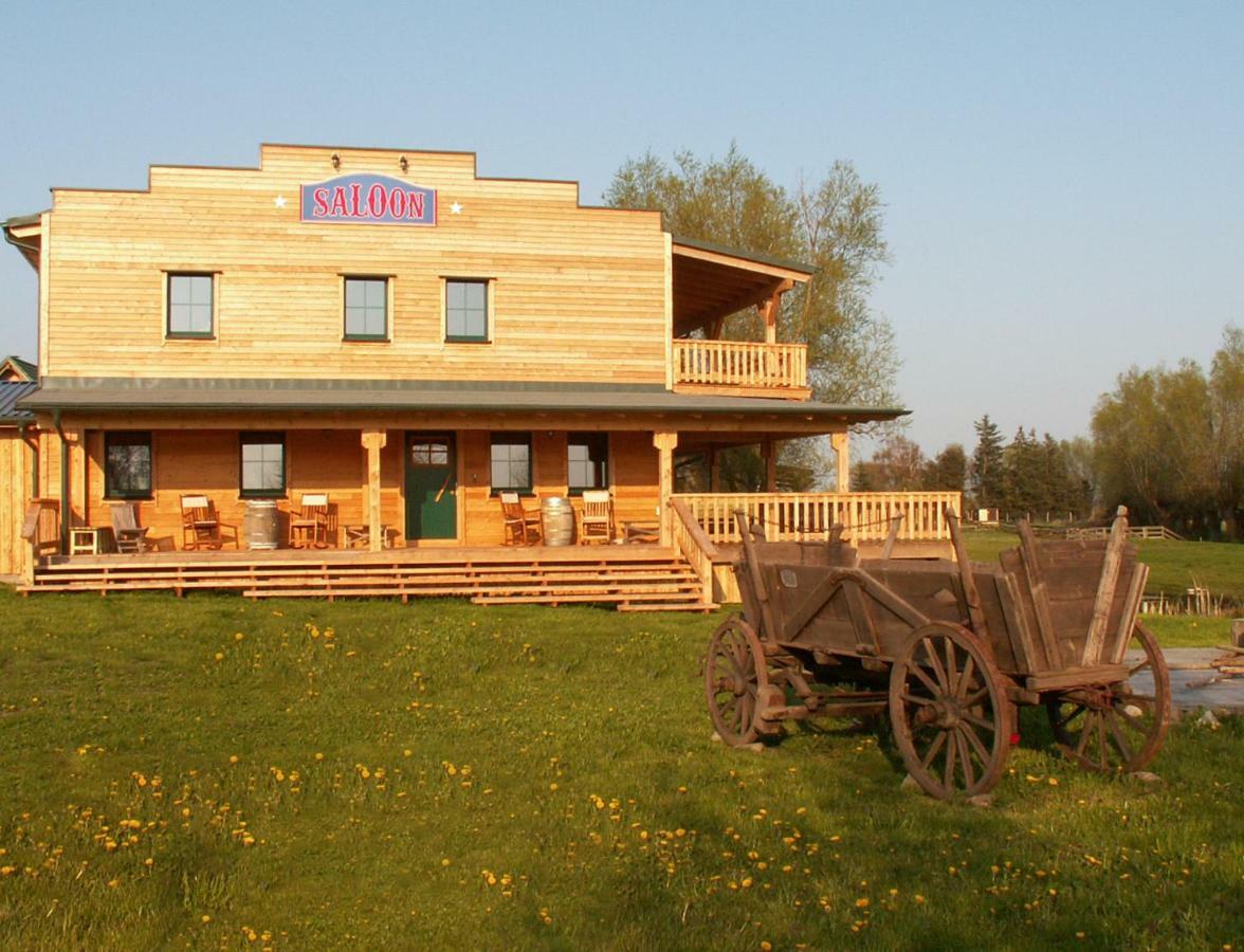 Horse Lake Ranch Villa Neuendorf  Exterior photo